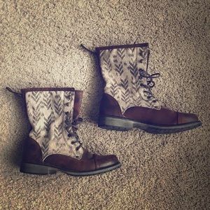 Roxy Boots